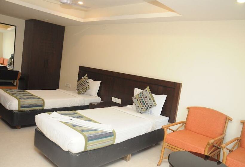 호텔 Suvarna Regency