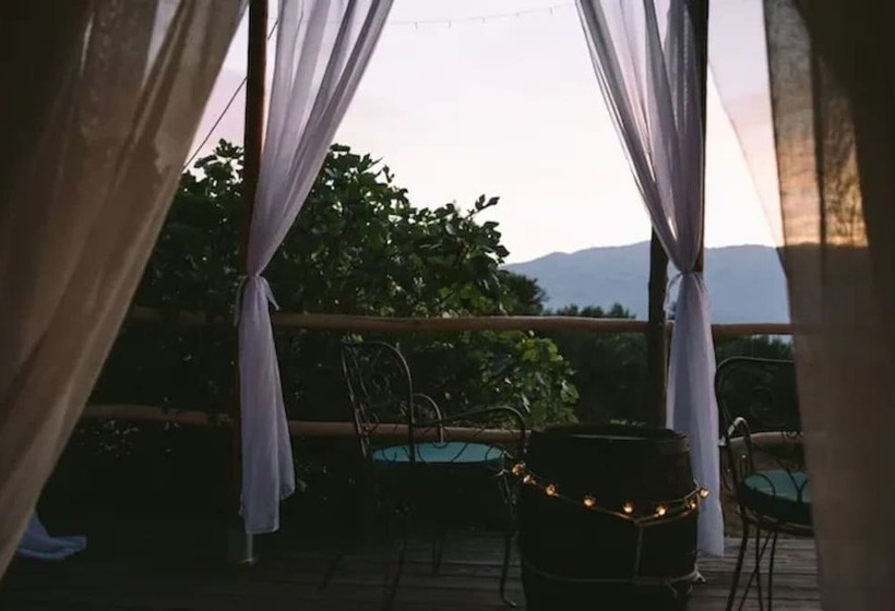 Lovely Cottage With Sea Views In Selca, Croatia