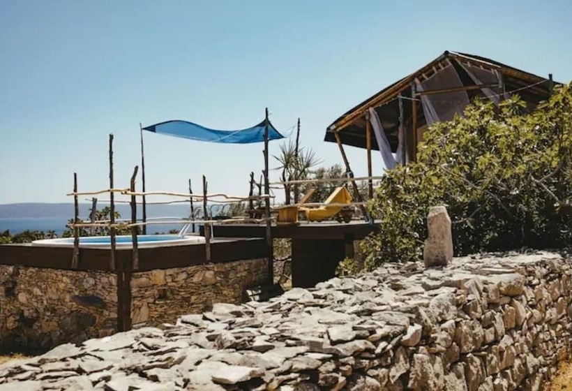 Lovely Cottage With Sea Views In Selca, Croatia