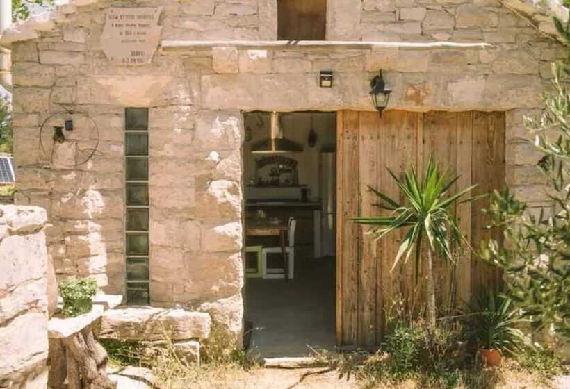 Lovely Cottage With Sea Views In Selca, Croatia
