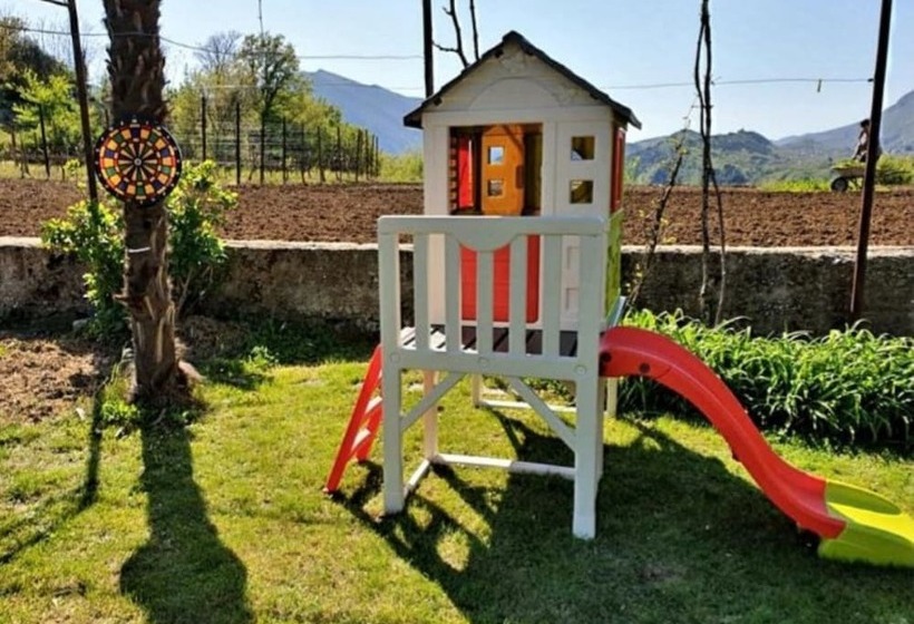إقامة Sunflower House With A Pool And Large Garden
