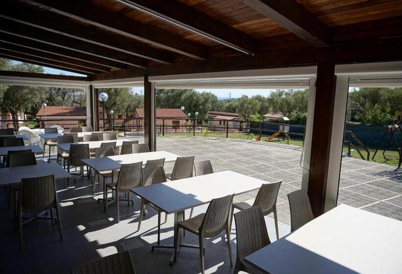 استراحتگاه Cilento Dreams Village