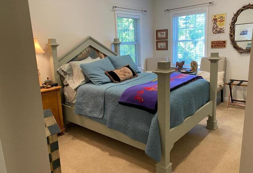 مبيت وإفطار The Birdnest Inn