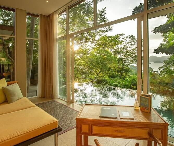 Szálloda Ambong Pool Villas