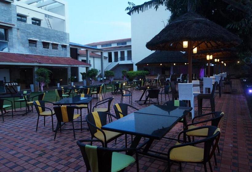 ホテル Dvg Socials Retreat