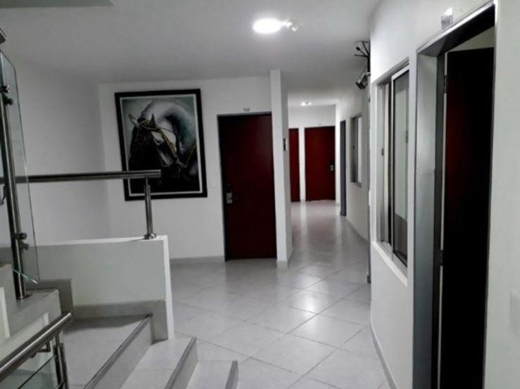 هتل Manhattan Barbosa