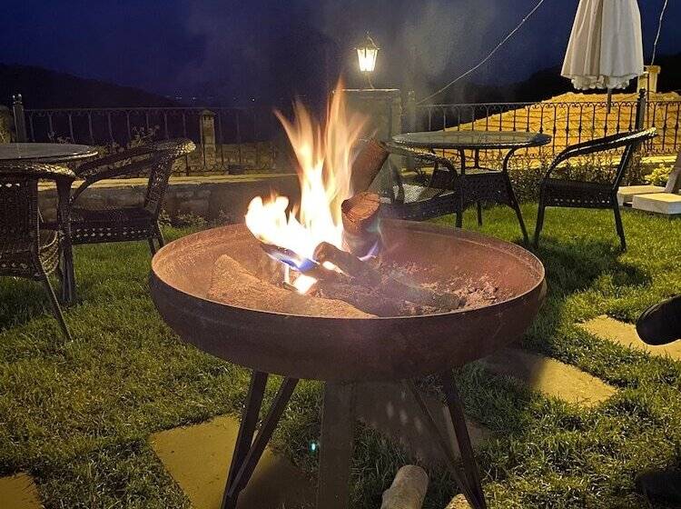 تختخواب و صبحانه Arıklı Han Kazdağları