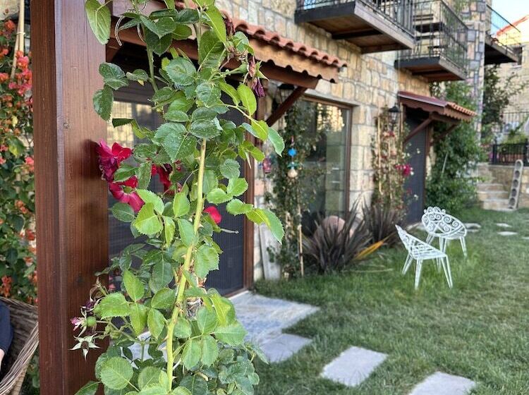 تختخواب و صبحانه Arıklı Han Kazdağları