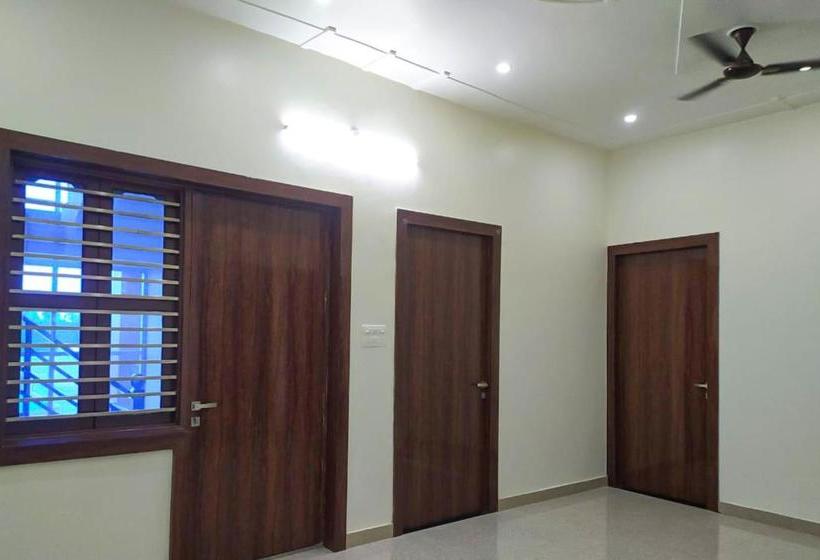 فندق Fab Mohan Palace