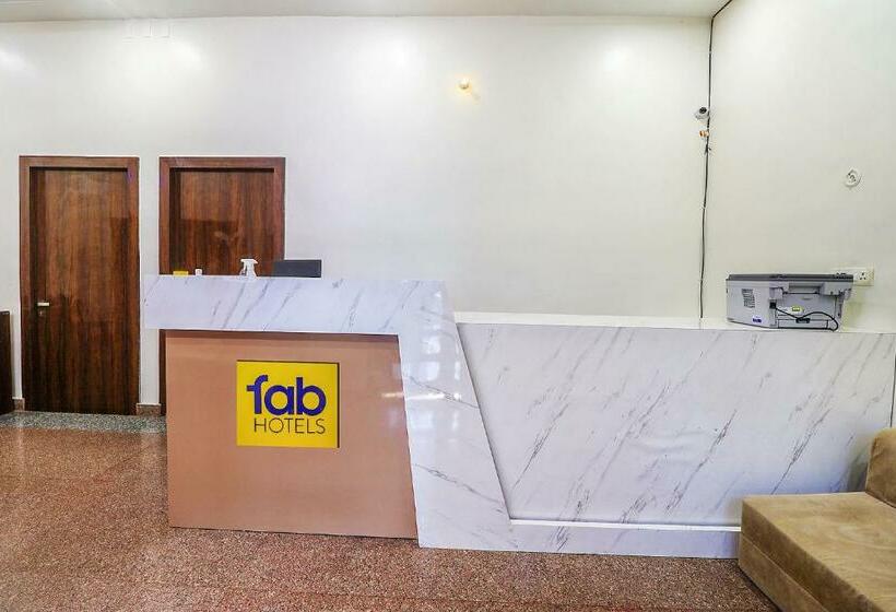 فندق Fab Mohan Palace