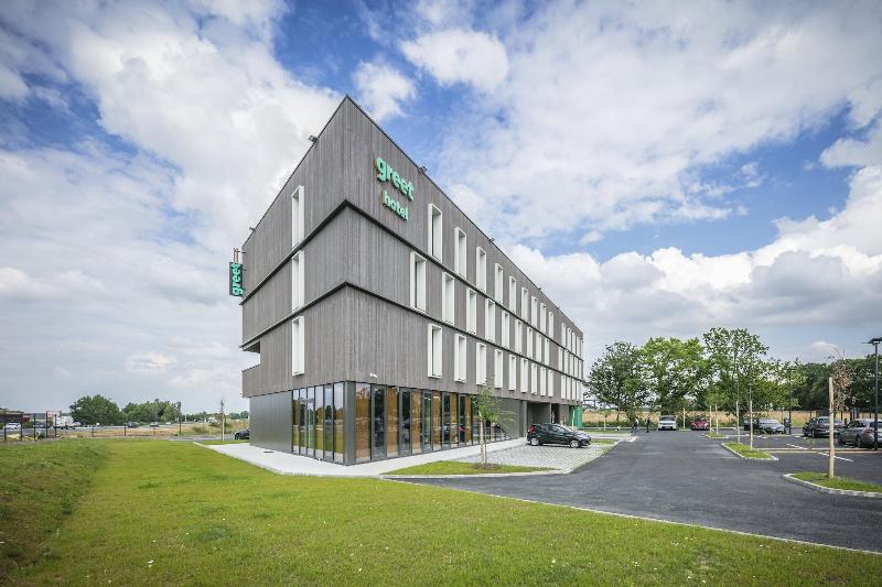 Greet Hotel Rennes Pace