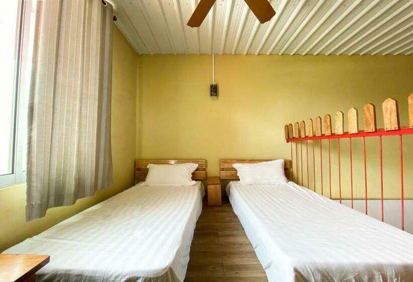 酒店 Oyo 90312 Rainbow Guesthouse