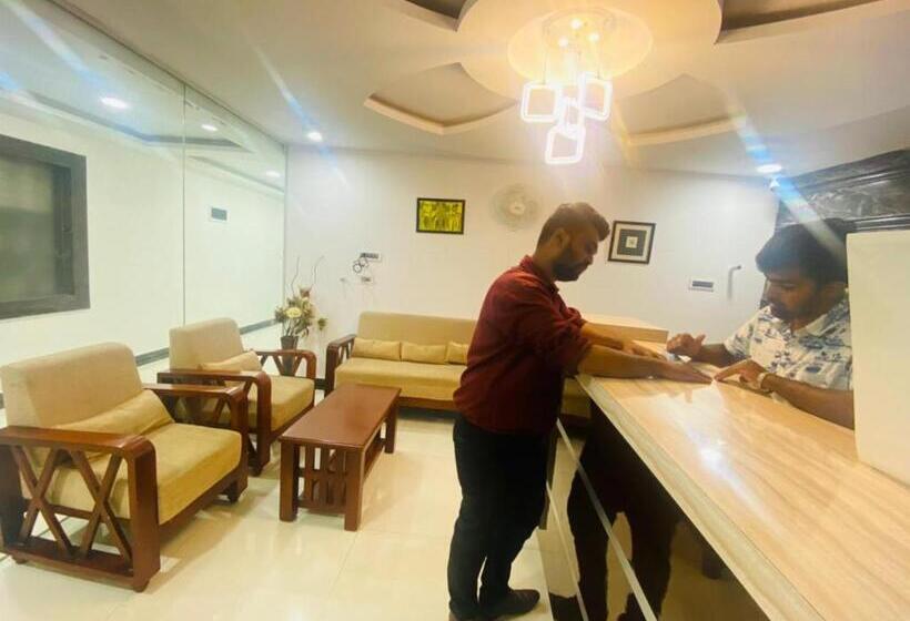 בית מלון כפרי Staymaker Lake Residency