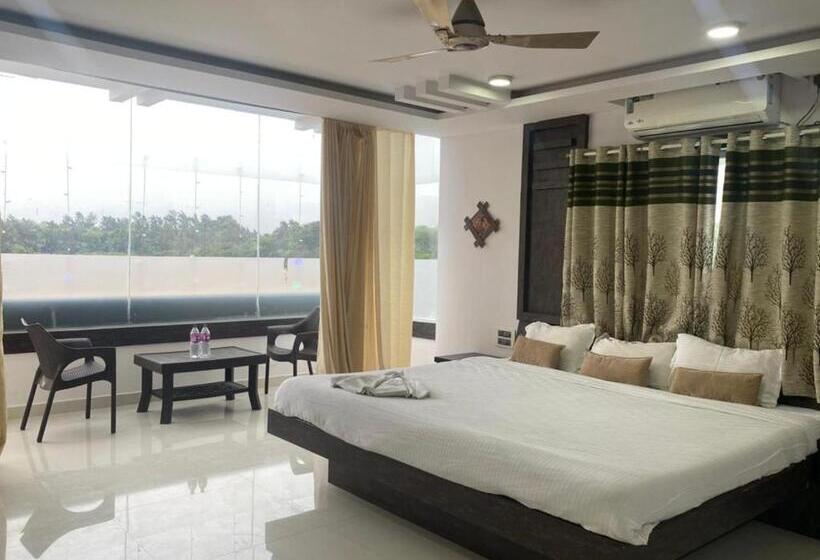 בית מלון כפרי Staymaker Lake Residency