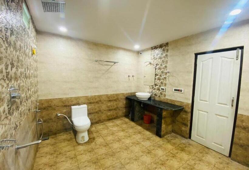 בית מלון כפרי Staymaker Lake Residency