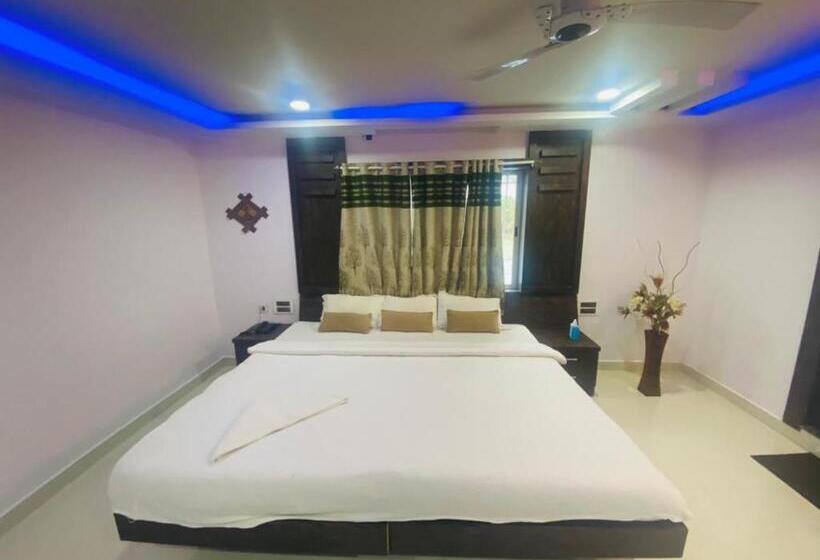 בית מלון כפרי Staymaker Lake Residency