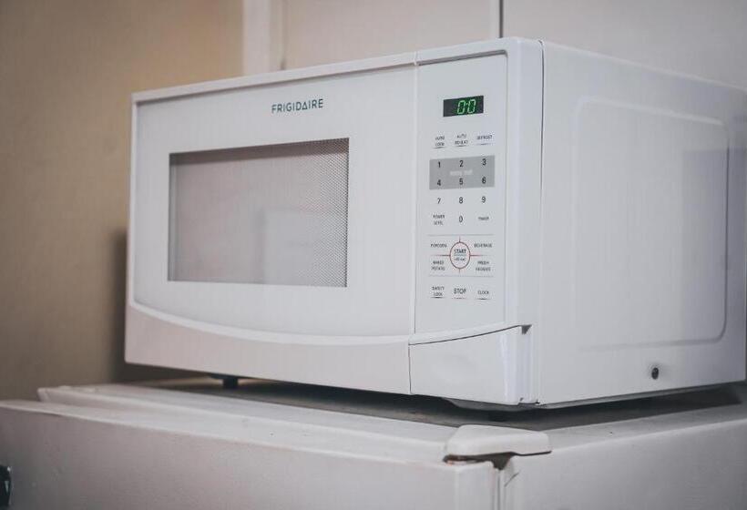 مُتل Hollywood Light Haven Lodge