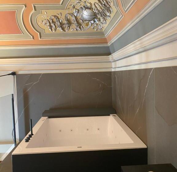 پانسیون Duomo Housing Catania Le Suites
