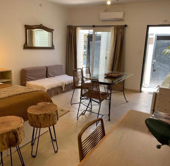 تختخواب و صبحانه Casa De Piedra  Céntrica