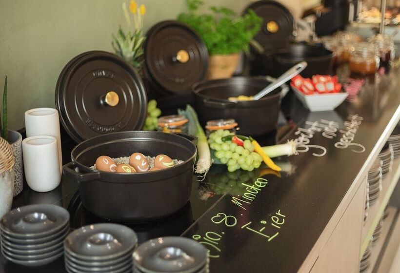 هتل Holiday Inn   The Niu, Mill Cologne Mülheim, An Ihg