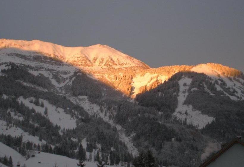 بنسيون Alpenhof Alt Lähn