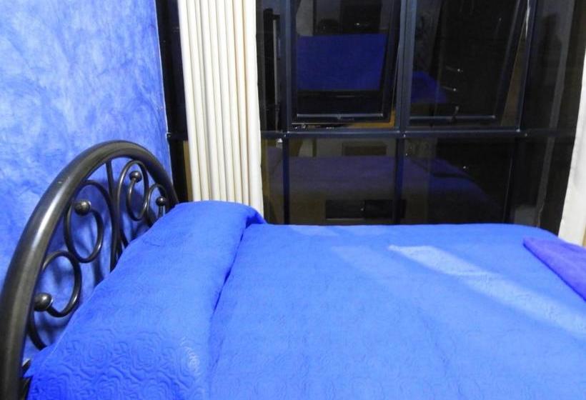 پانسیون Hostal El Paraiso