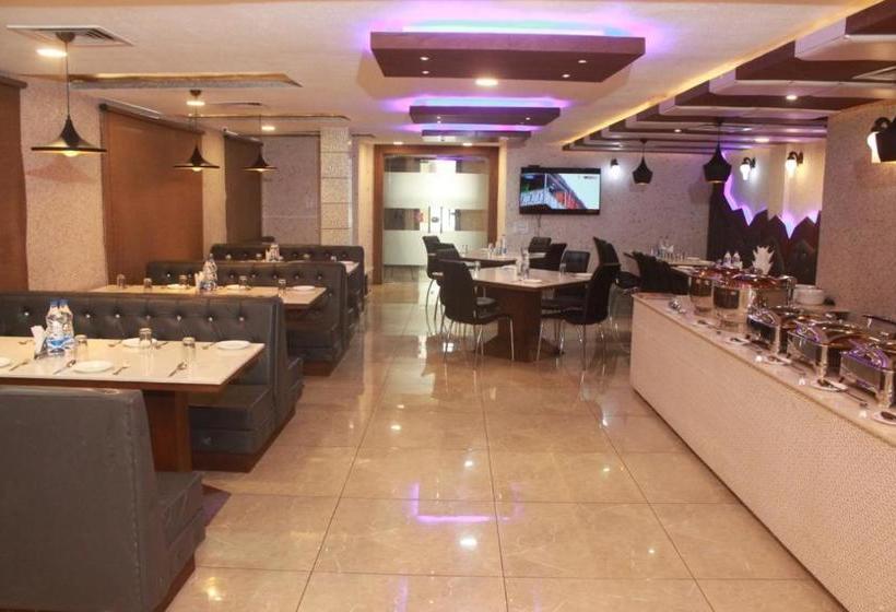 فندق S S International