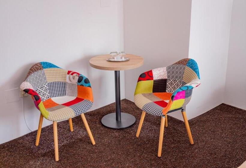 هتل Zlatá Labuť