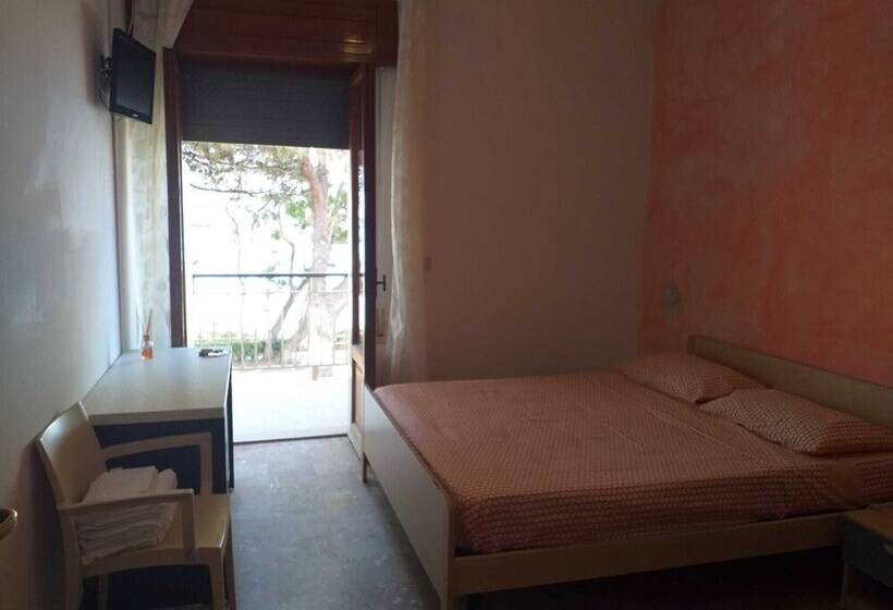 بنسيون Room In Bb   Quadruple Room A Stones Throw From The Sea   Ideal For A Relaxing Holiday