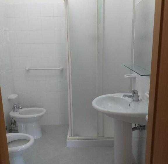بنسيون Room In Bb   Quadruple Room In Pineto   A Stones Throw From The Sea
