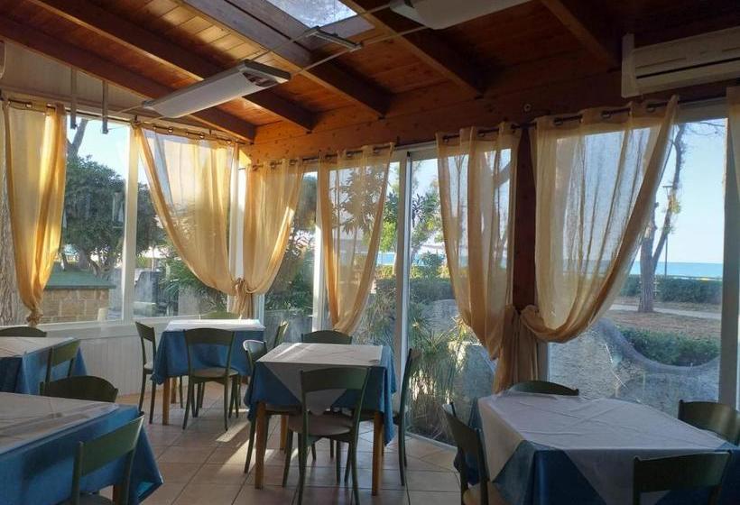 بنسيون Room In Bb   Quadruple Room In Pineto   A Stones Throw From The Sea