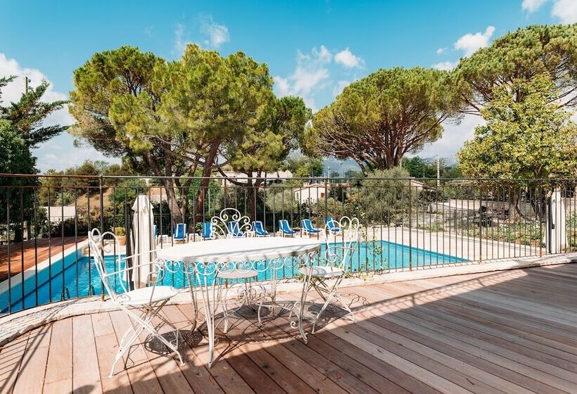 فندق Auberge Du Redier