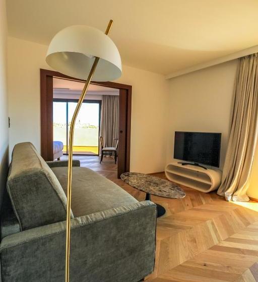 هتل Hôtel & Spa Rocabella