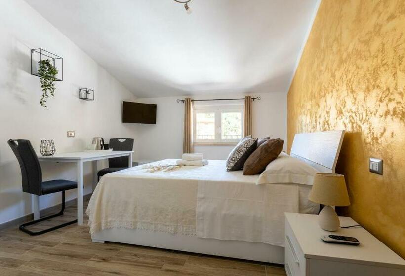 بنسيون Cadoni Guest House