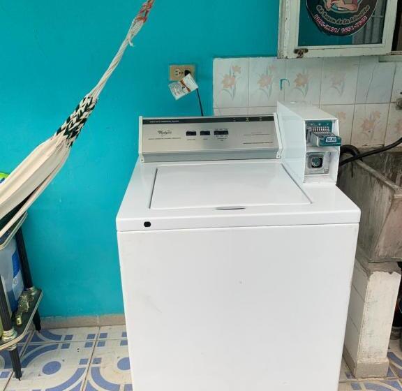 פנסיון Hostal Familiar Villa Nome