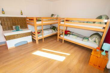 هاستل Sonne Holiday Rooms