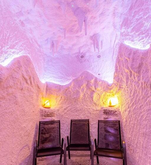فندق Konopka Forest Home & Spa