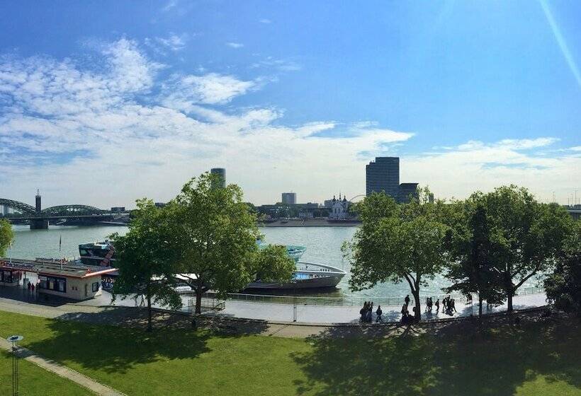 Altstadthotel Hayk Am Rhein