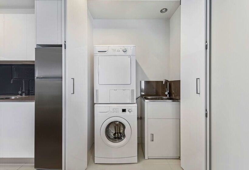 هتل Adina Serviced Apartments Canberra, Dickson