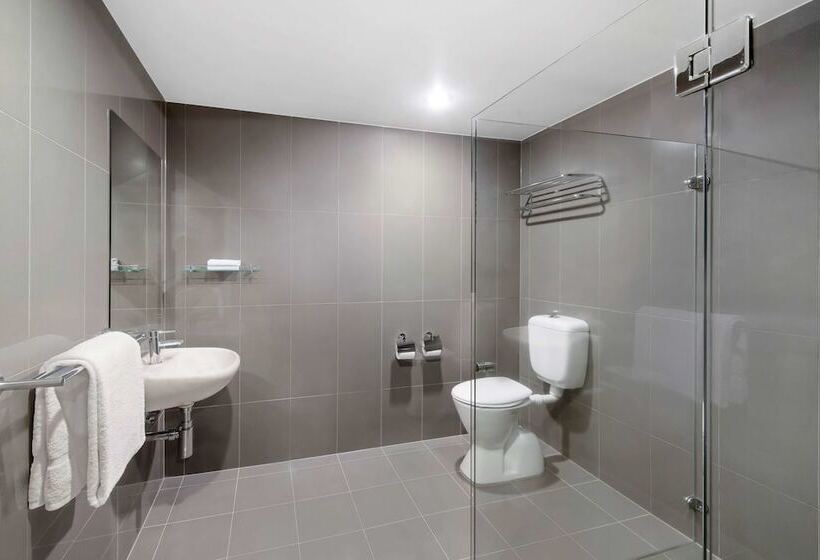 هتل Adina Serviced Apartments Canberra, Dickson