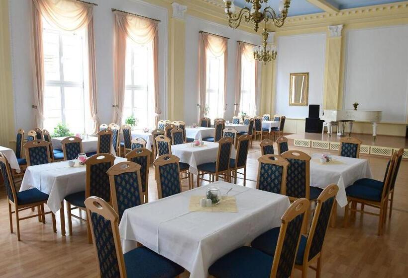 فندق Garni Goldene Henne