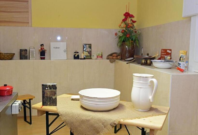 فندق Garni Goldene Henne