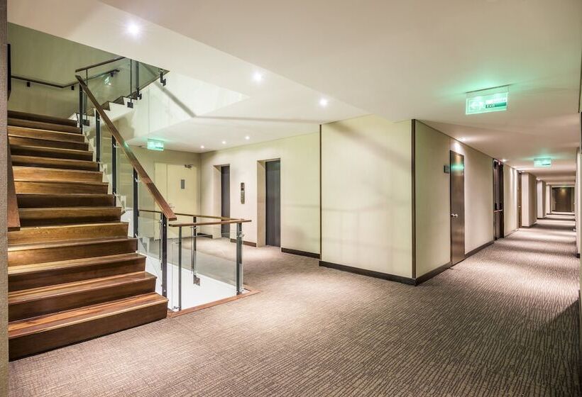 هتل Holiday Inn Express Bogotá   Parque La 93, An Ihg