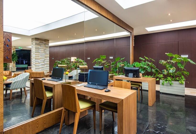 هتل Holiday Inn Express Bogotá   Parque La 93, An Ihg