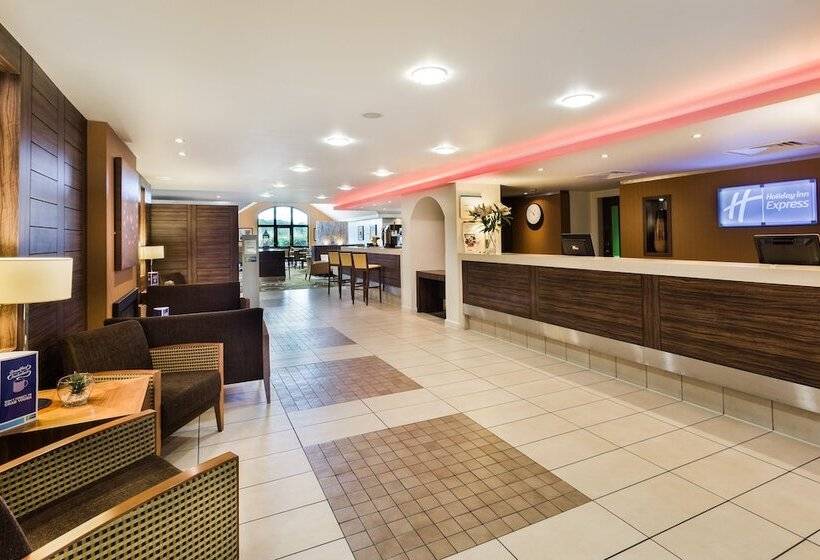 هتل Holiday Inn Express Colchester, An Ihg