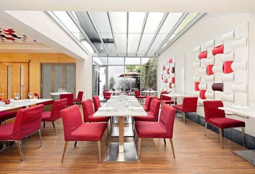 هتل Mantra Charles