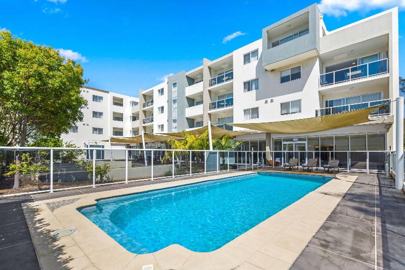 Отель Quality Suites Pioneer Sands