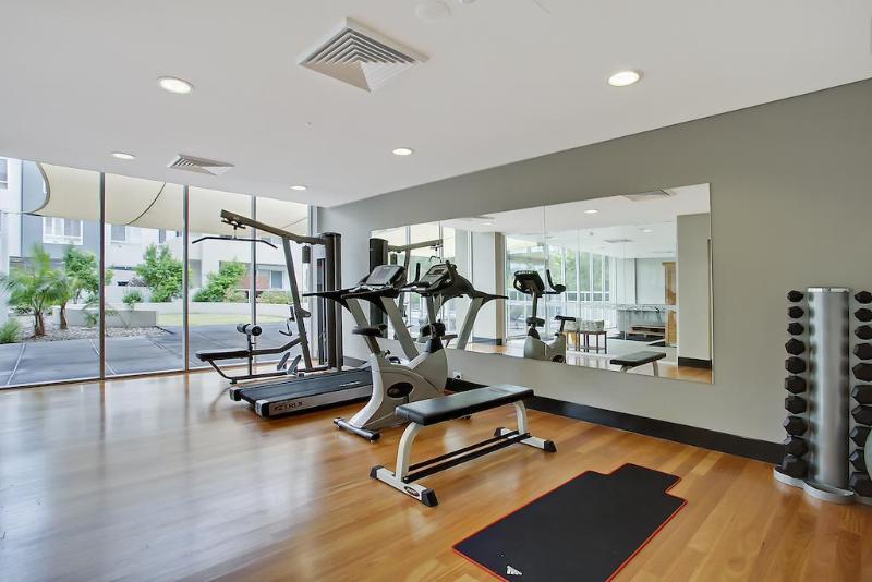 Отель Quality Suites Pioneer Sands