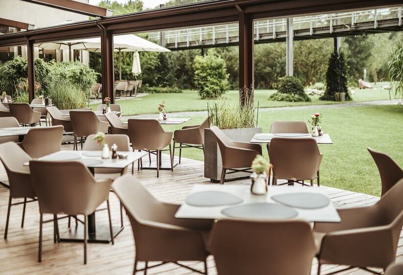 هتل Das Seepark Wörthersee Resort