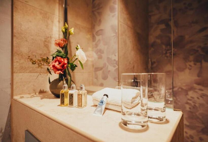هتل Villa Sorgenfrei & Restaurant Atelier Sanssouci